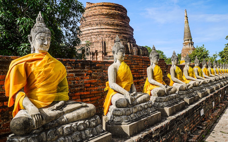 buddhist statues representing the path to enlightenment